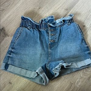 Denim shorts. Paper bag waist